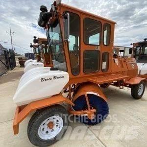 Broce RCT350 도로 청소차