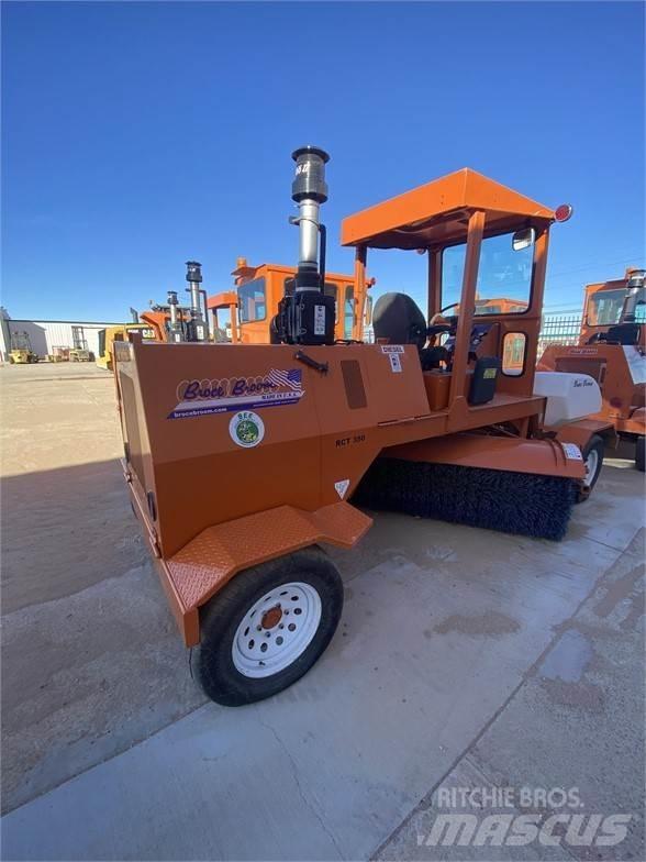 Broce RCT350 도로 청소차