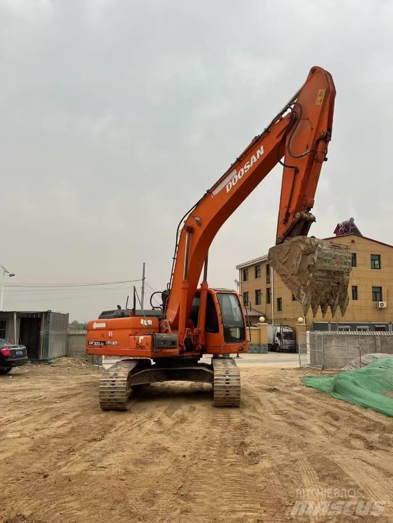 Doosan DX300LCA 대형 굴삭기 29톤 이상