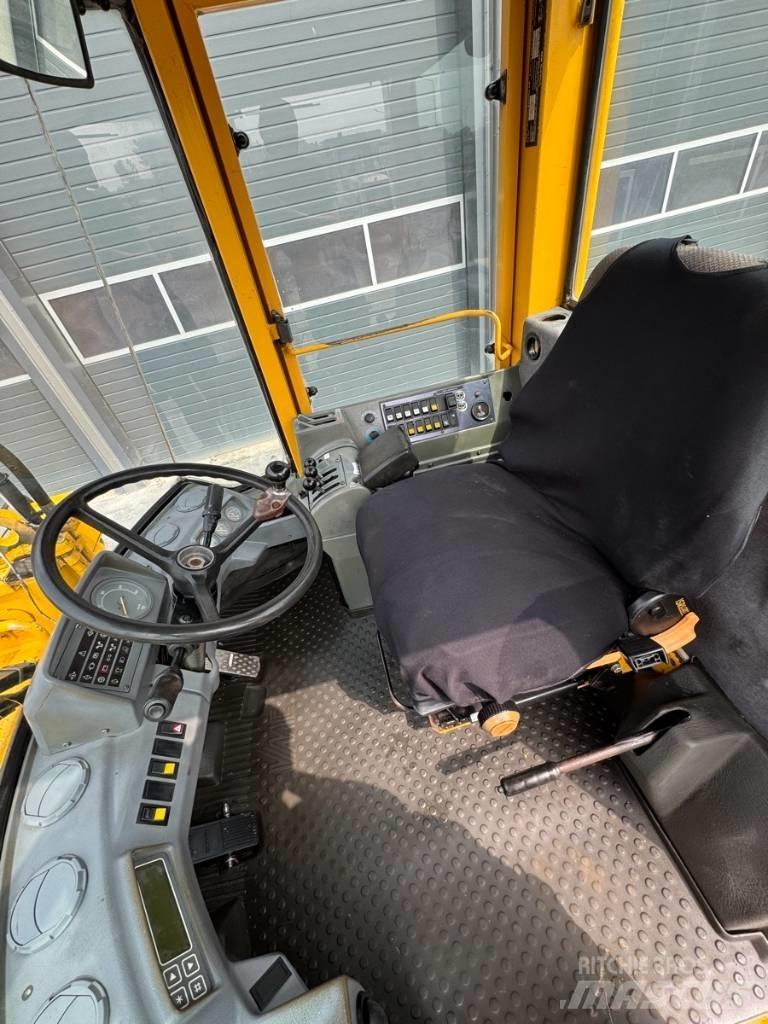 Volvo L90B  휠로우더