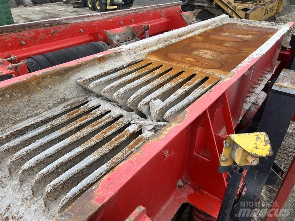 Sandvik QJ 241 크러셔