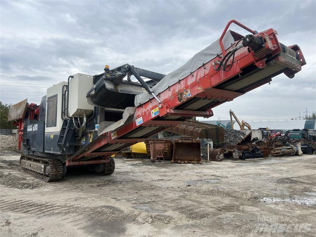Sandvik QJ 241 크러셔