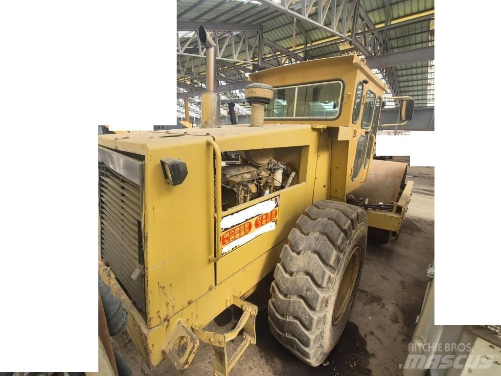 CAT CS 563 트윈 드럼 롤러