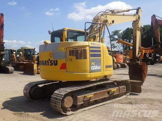 Komatsu PC 128 대형 굴삭기 29톤 이상