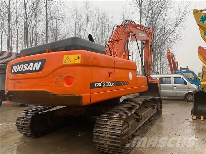 Doosan dx300 대형 굴삭기 29톤 이상