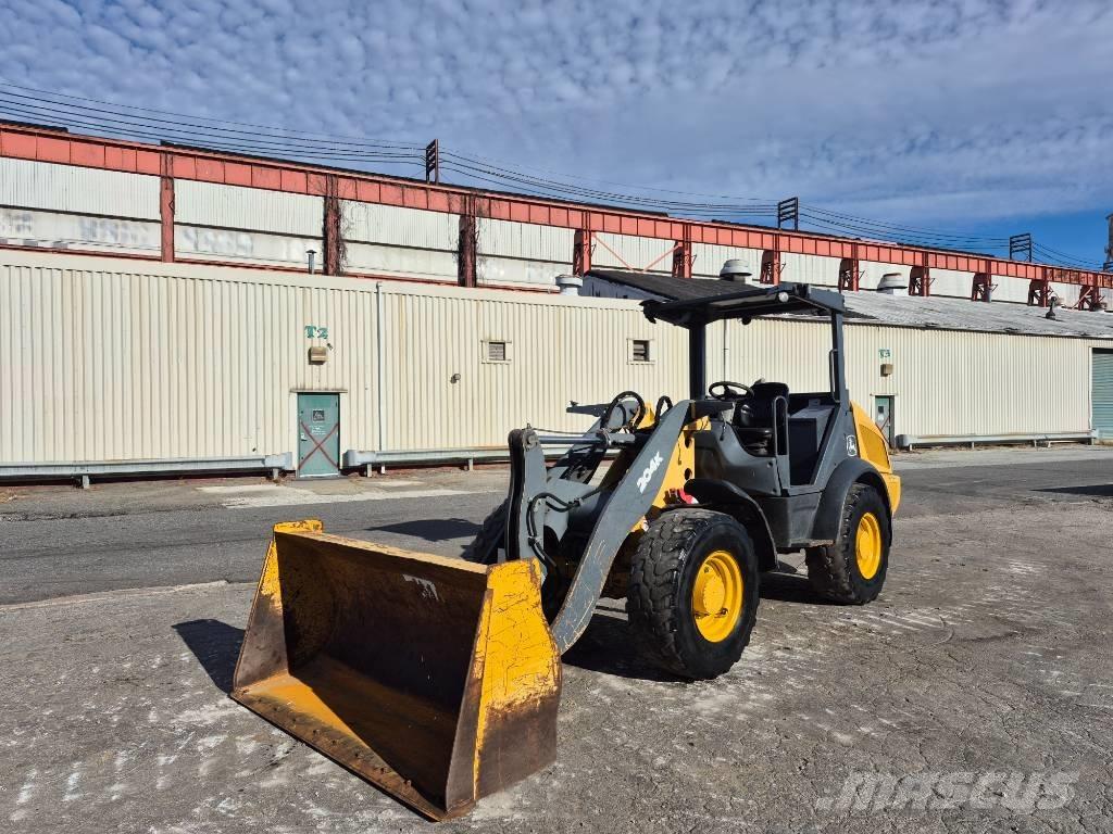 John Deere 204 K  휠로우더