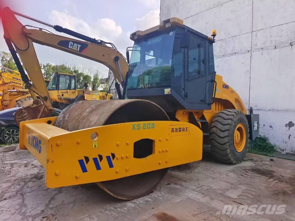 XCMG XS 203 J 싱글 드럼 롤러