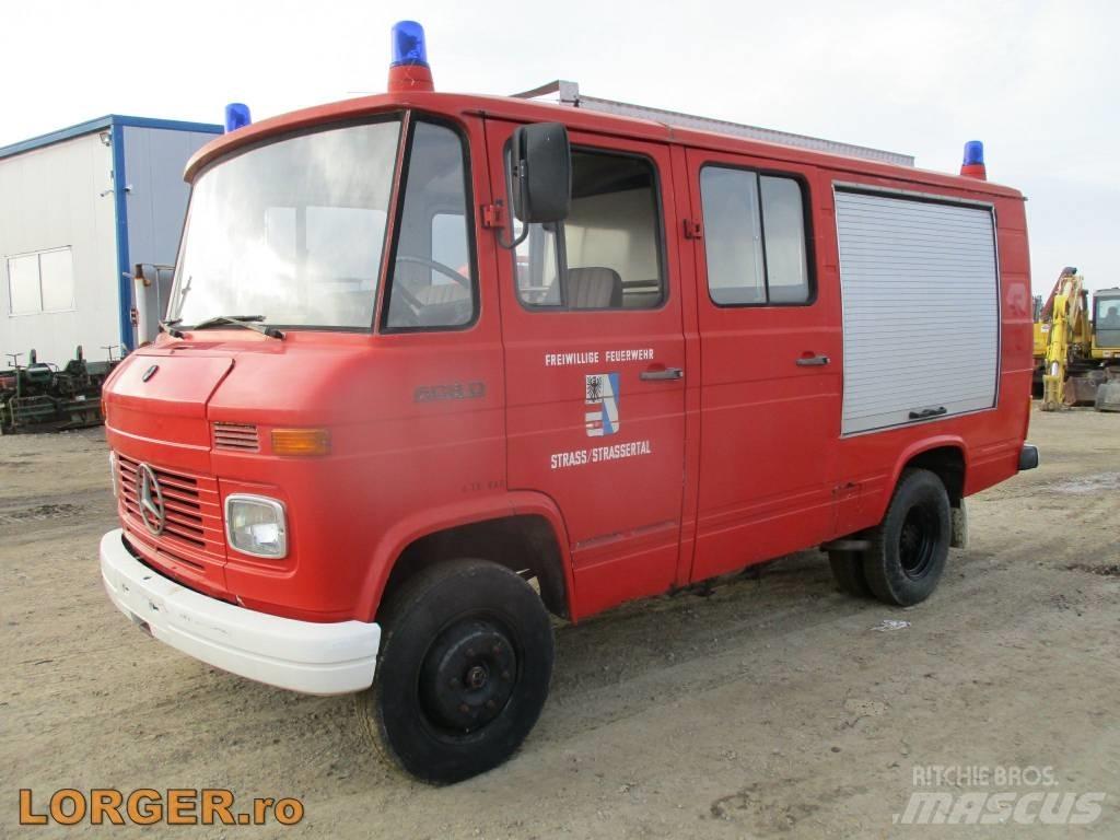 Mercedes-Benz 608 D 탑차 트럭