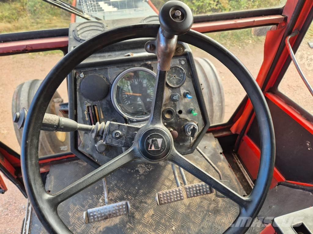 Valmet 805 트랙터