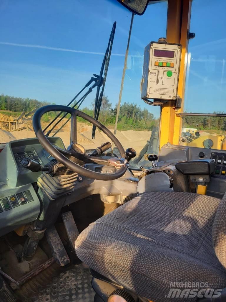 Volvo L180C  휠로우더