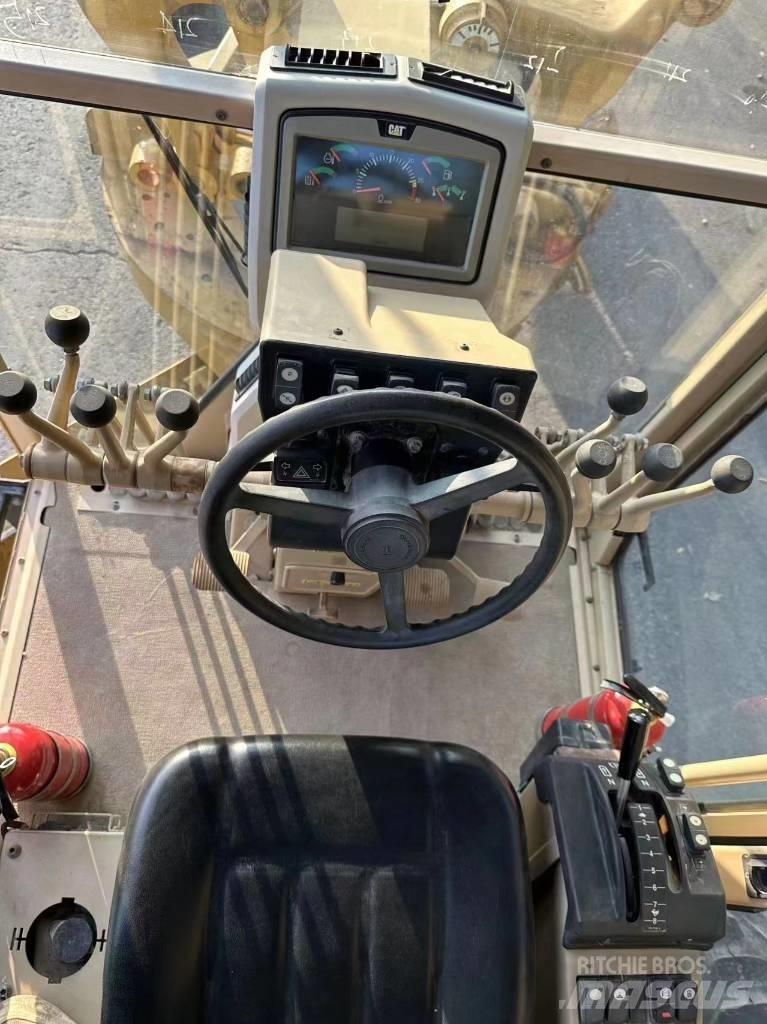 CAT 140 K 그레이더