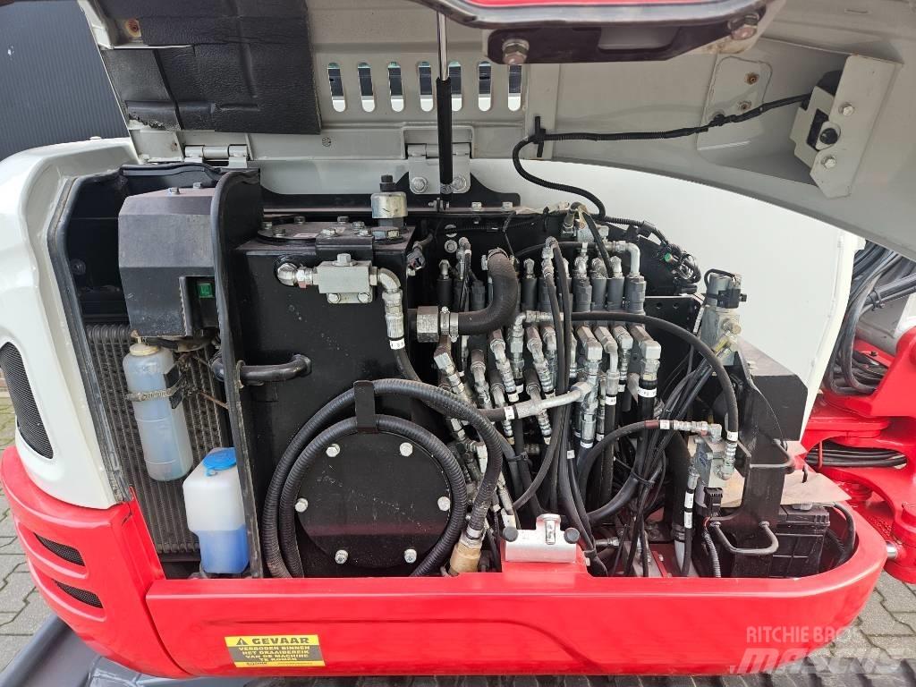 Takeuchi TB 230 소형 굴삭기 7톤 미만