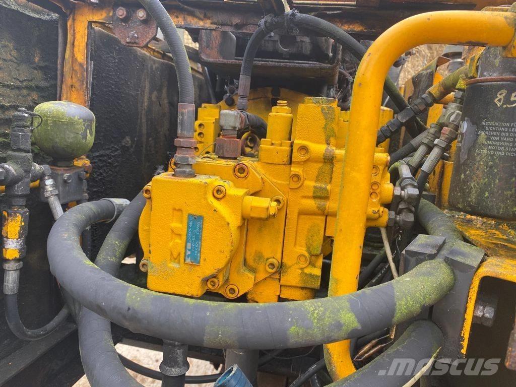 JCB JS 130 대형 굴삭기 29톤 이상