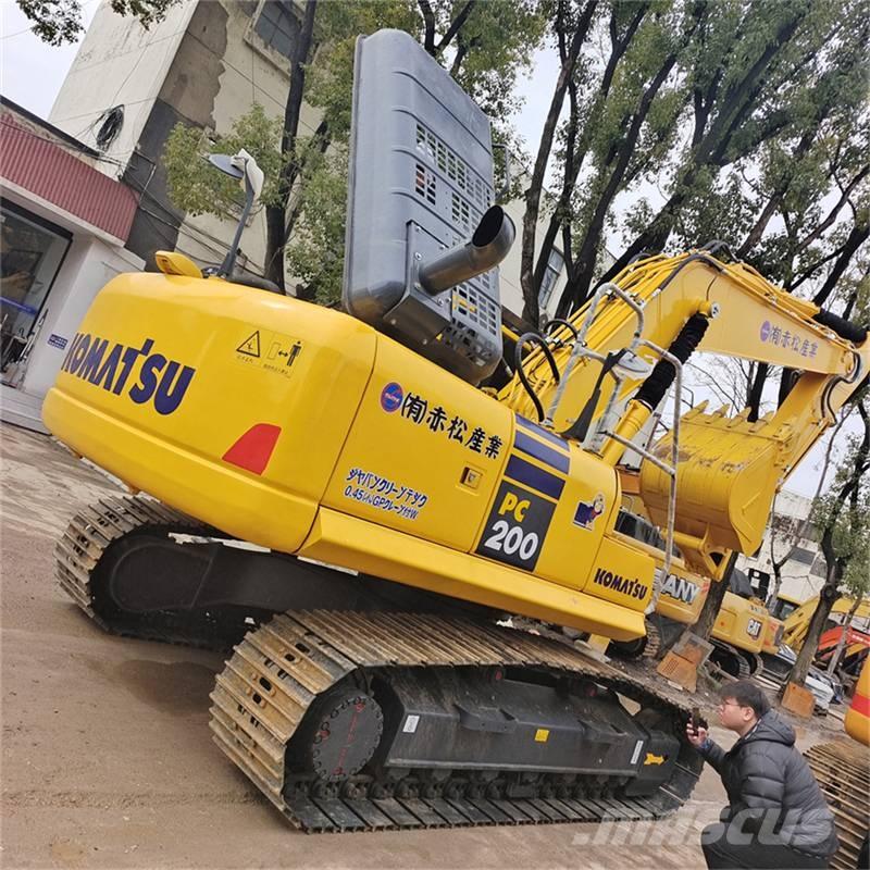 Komatsu PC 200-8 대형 굴삭기 29톤 이상