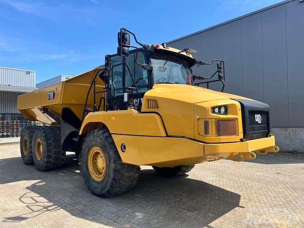 CAT 730 초대형 덤프 트럭