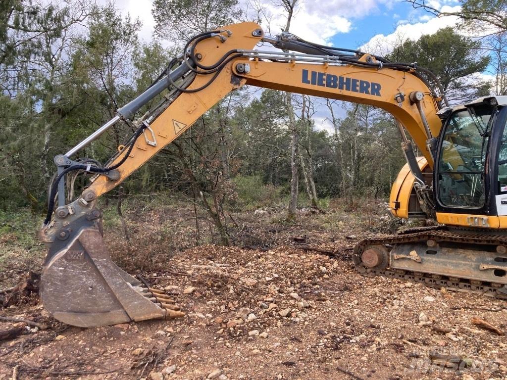 Liebherr 914 compact 대형 굴삭기 29톤 이상