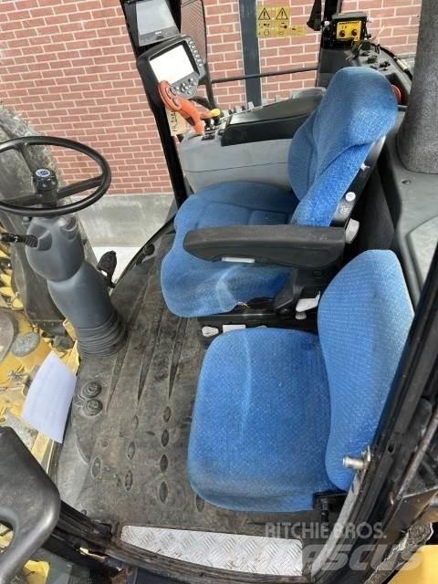 New Holland FR9080 자동 초지기계