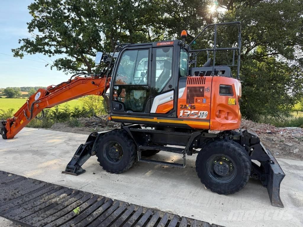 Hitachi ZX 135 W-7  휠 굴삭기