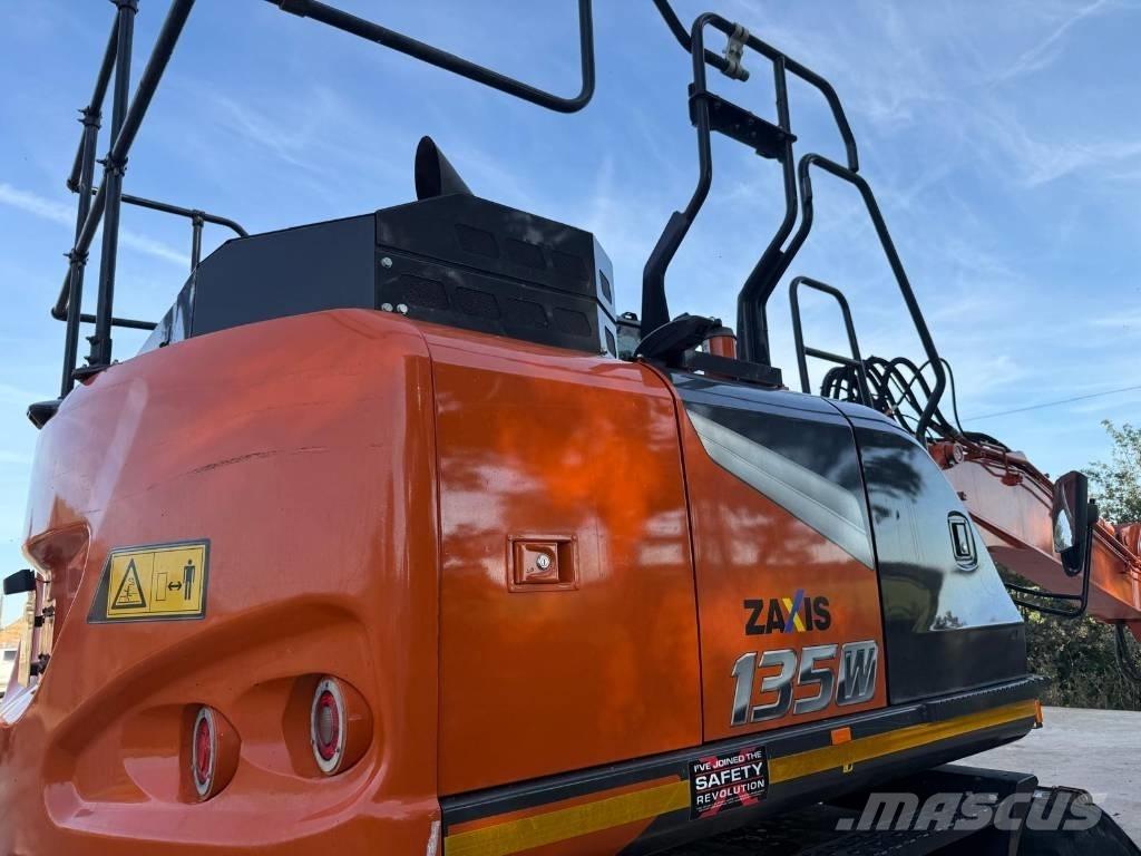 Hitachi ZX 135 W-7  휠 굴삭기