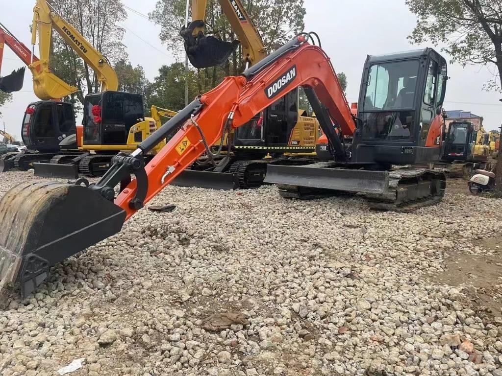 Doosan DX60 소형 굴삭기 7톤 미만