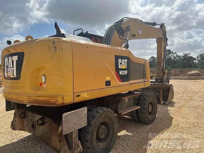 CAT M320F 특수 굴삭기