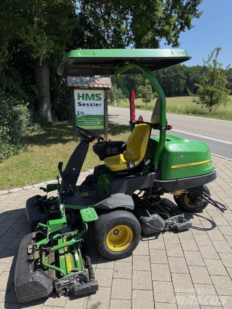 John Deere 2500 E 잔디깎기