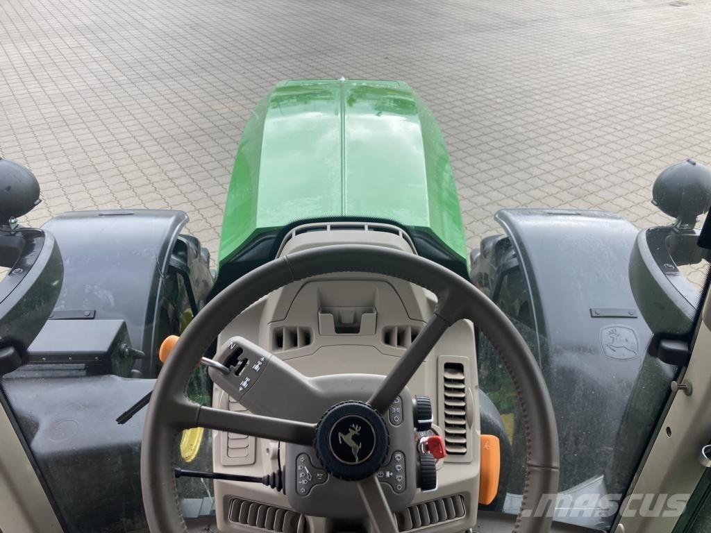 John Deere 6M240 트랙터