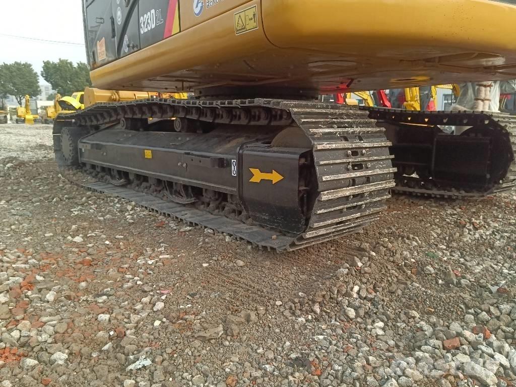 CAT 323 D 대형 굴삭기 29톤 이상