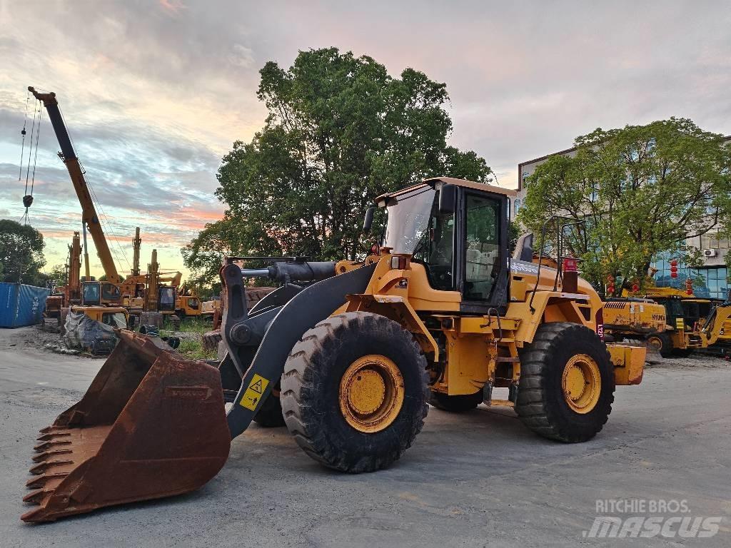 Volvo L 120  휠로우더