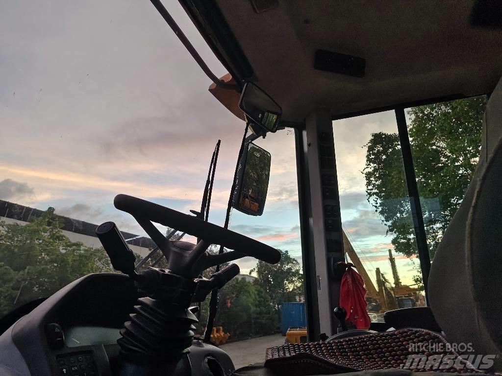 Volvo L 120  휠로우더