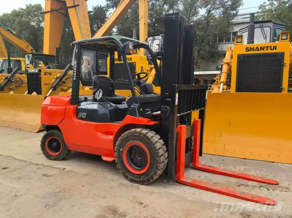 Toyota 7FD50 디젤 지게차