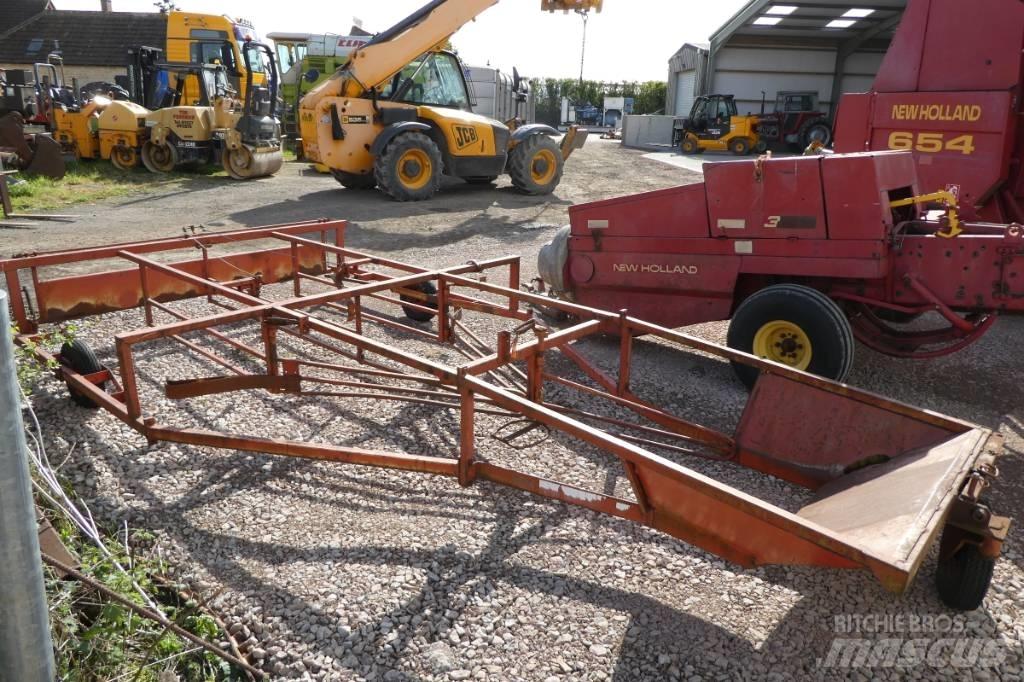 Brown bale sledge 윈드로어