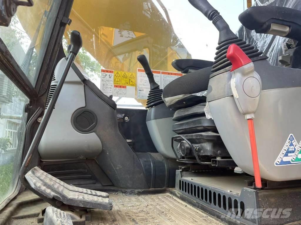 Komatsu PC 200-8 대형 굴삭기 29톤 이상