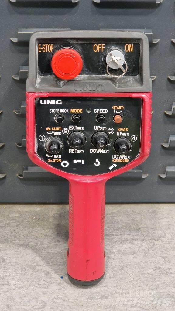 Unic URW 295 미니 크레인