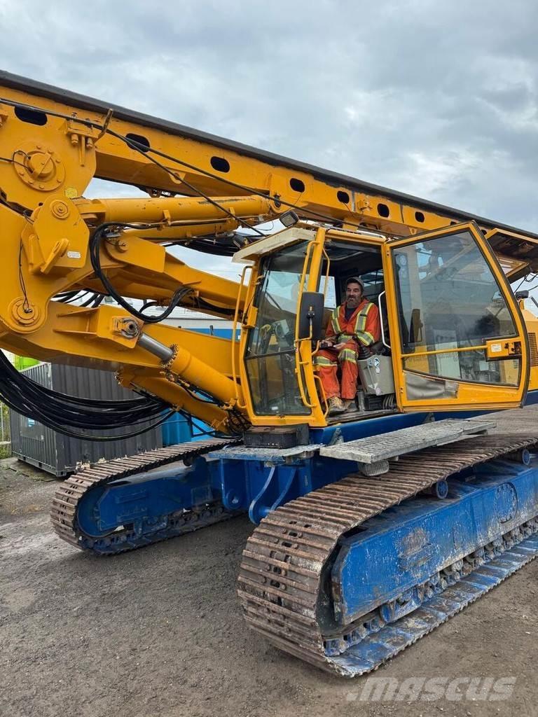 Bauer BG 24H 중형 드릴 장비