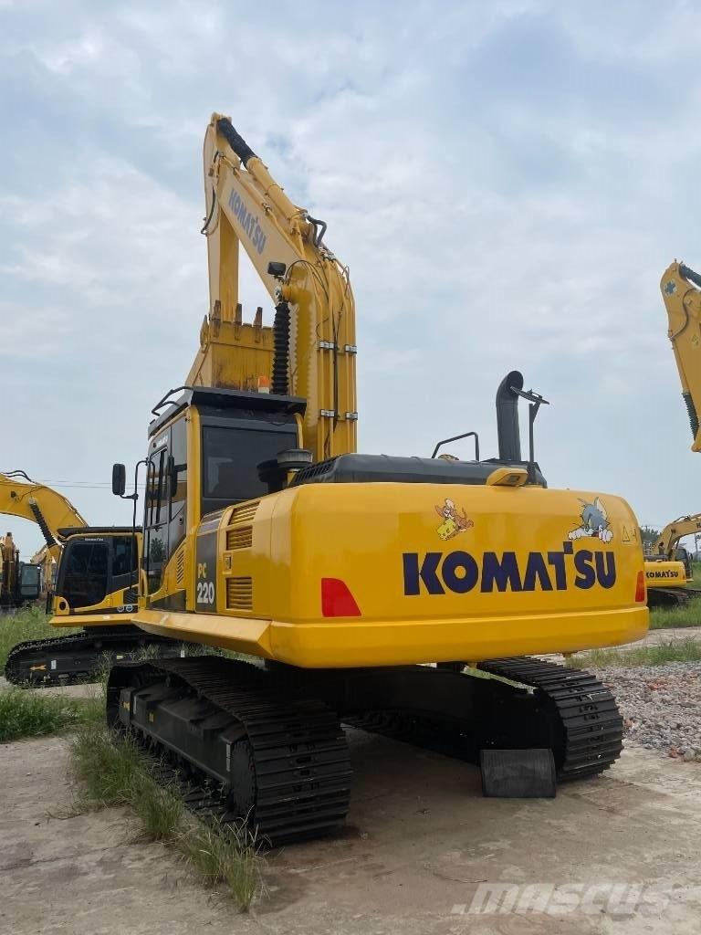 Komatsu PC 220 대형 굴삭기 29톤 이상
