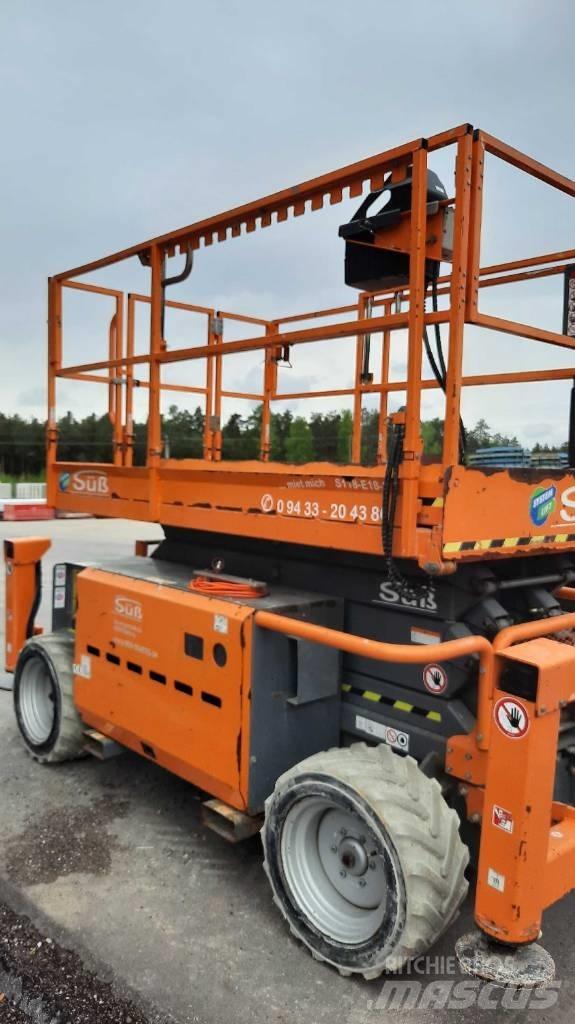 SkyJack SJ 6832 RTE 가위형 리프트