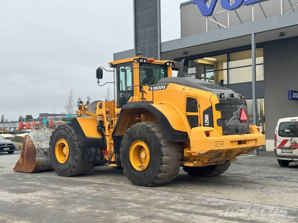 Volvo l 250 H  휠로우더