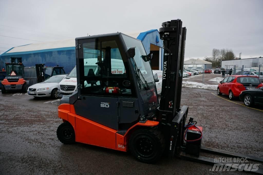 Toyota 8FBMT50 전동 지게차