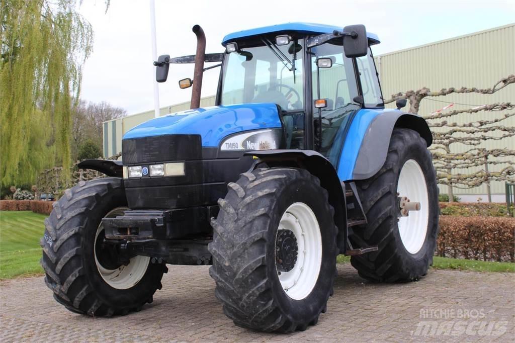 New Holland TM190 트랙터