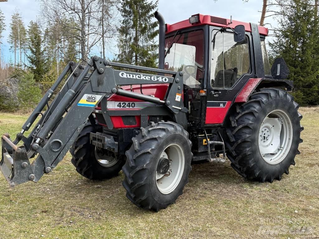 Case IH 4240 트랙터