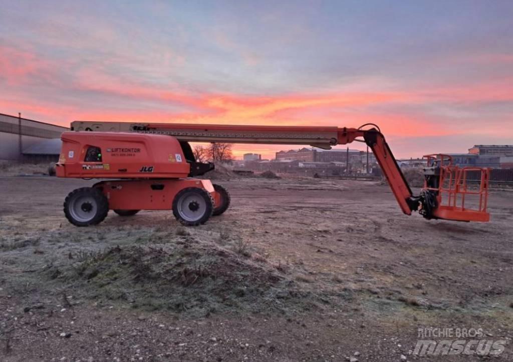 JLG 660 SJ - 340 kg 견인식 전동이동 리프트