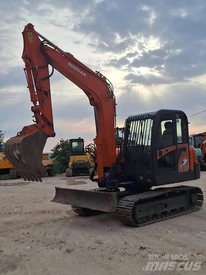 Doosan SOLAR 75V 특수 굴삭기