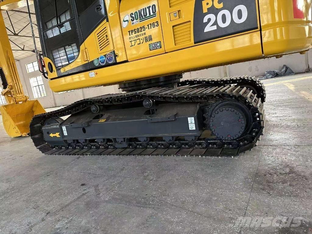 Komatsu PC 200-8 대형 굴삭기 29톤 이상
