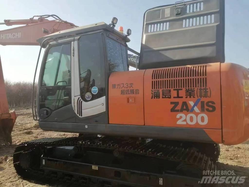 Hitachi ZX 200 대형 굴삭기 29톤 이상