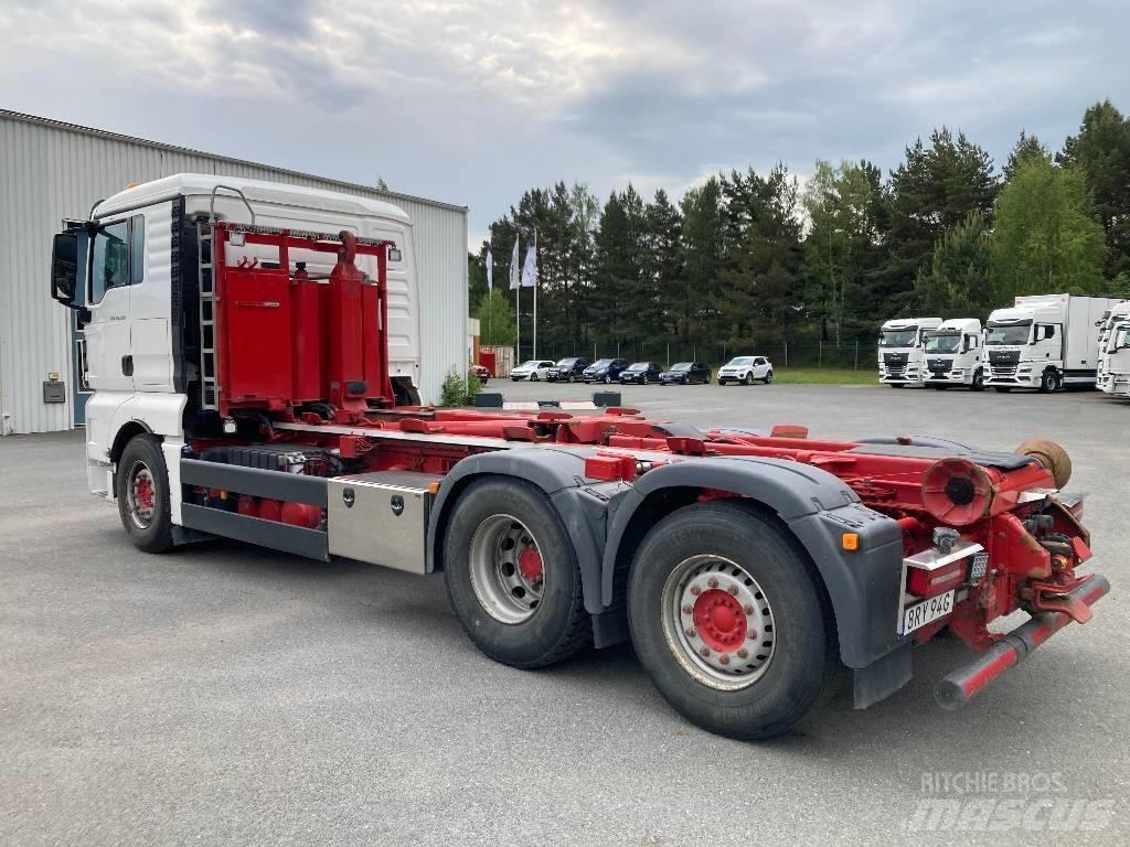 MAN TGX 26.500 6X2 훅 리프트 트럭