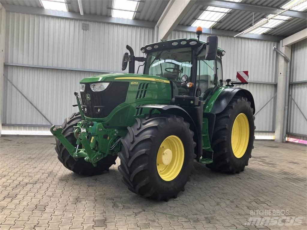 John Deere 6215R 트랙터