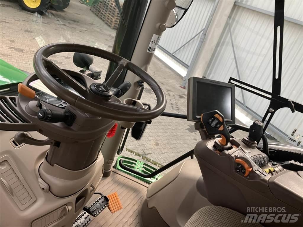 John Deere 6215R 트랙터