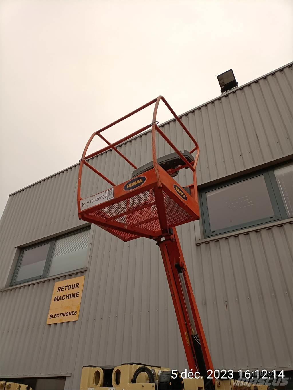 JLG T10E 기타 승강기와 플랫폼