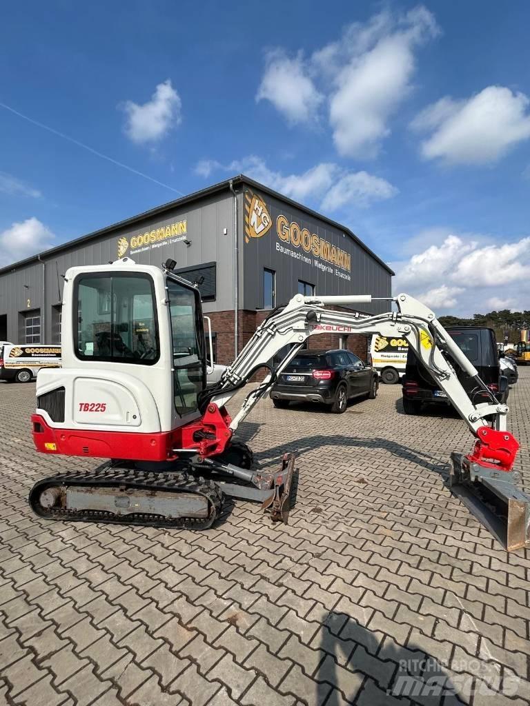 Takeuchi TB 225 소형 굴삭기 7톤 미만